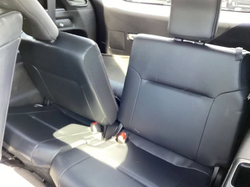 Used 2024 Mitsubishi Outlander SE AWD/4WD image 14