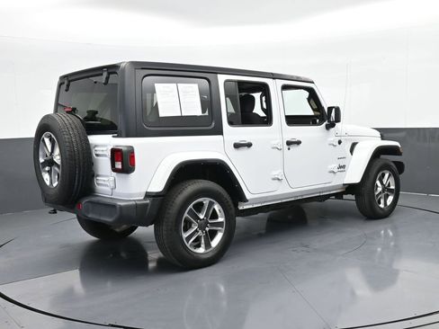 Used 2022 Jeep Wrangler Unlimited Sahara image 6