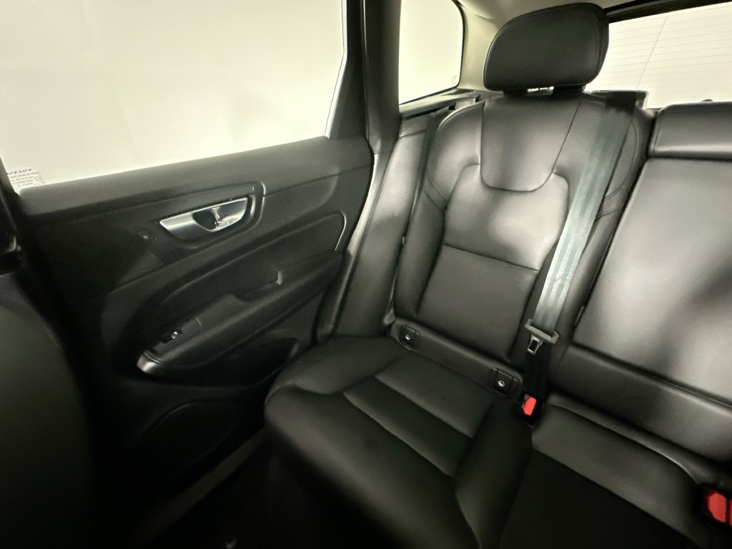 Used 2024 Volvo XC60 B5 Core w/ Climate Package AWD/4WD image 12