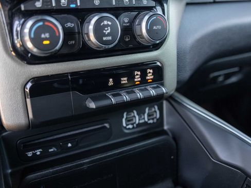 Used 2019 RAM 1500 Laramie AWD/4WD image 24
