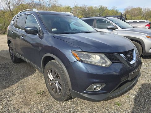 Used 2016 Nissan Rogue SL w/ SL Premium Package image 2
