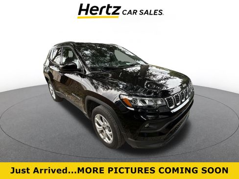 Used 2025 Jeep Compass Latitude AWD/4WD image 1