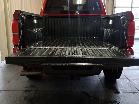 Used 2024 Toyota Tacoma TRD Off-Road image 10