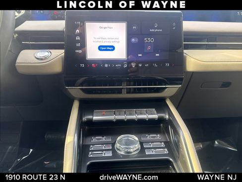 Used 2024 Lincoln Nautilus Premier image 18