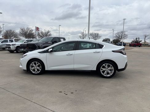 Used 2018 Chevrolet Volt Premier w/ Driver Confidence Package image 2