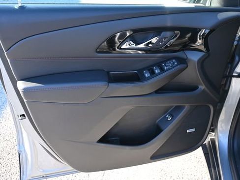 Used 2023 Chevrolet Traverse RS image 10