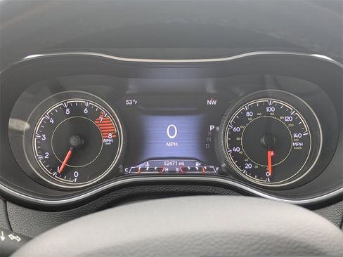 Used 2019 Jeep Cherokee Limited image 24