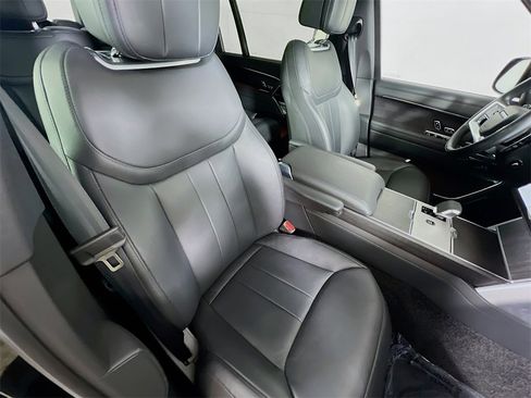 Used 2025 Land Rover Range Rover Long Wheelbase SE image 31