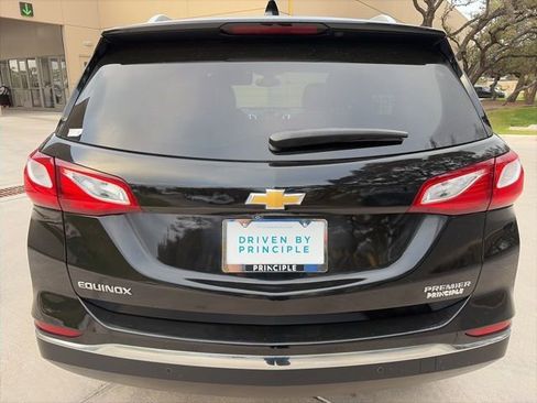 Used 2021 Chevrolet Equinox Premier FWD image 3