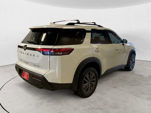 Certified 2023 Nissan Pathfinder SV image 5