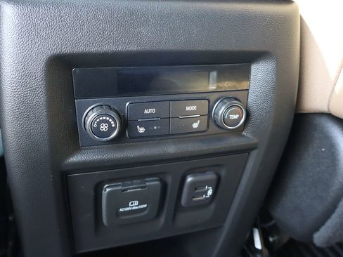 Used 2022 Chevrolet Traverse Premier AWD/4WD image 24
