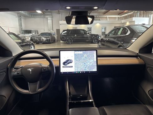 Used 2018 Tesla Model 3 Long Range RWD image 14
