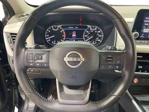 Used 2025 Nissan Rogue SV FWD image 22