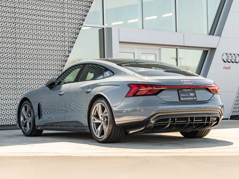 Certified 2023 Audi e-tron GT Premium Plus image 2