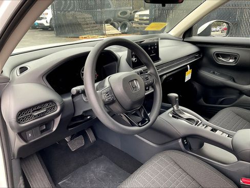 New 2026 Honda HR-V LX image 9