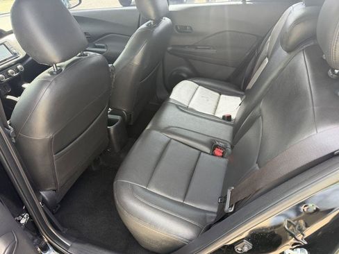 Used 2019 Nissan Kicks S FWD image 12
