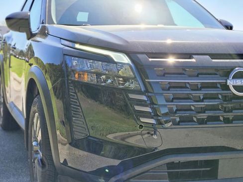 New 2026 Nissan Pathfinder SV w/ Cargo Package FWD image 9