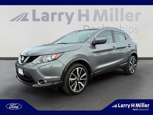 Used 2017 Nissan Rogue Sport SL image 1