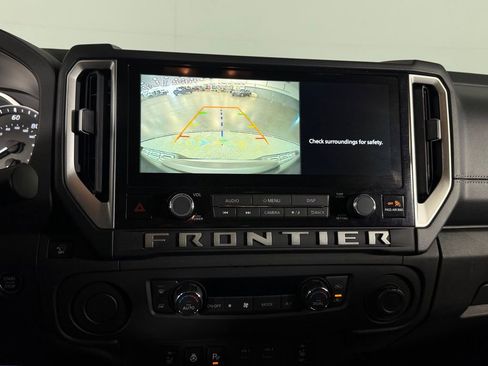 Used 2025 Nissan Frontier SV w/ SV Convenience Package RWD image 11
