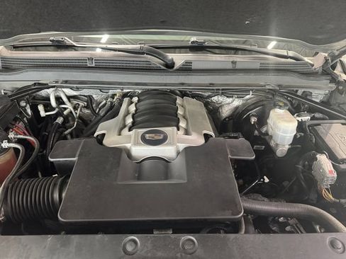 Used 2018 Cadillac Escalade Luxury AWD/4WD image 7