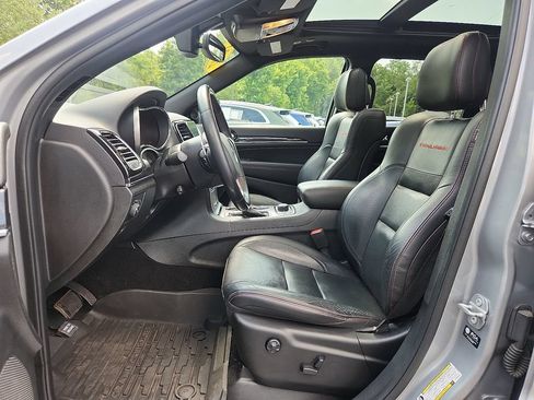 Used 2021 Jeep Grand Cherokee Trailhawk w/ Trailhawk Luxury Group AWD/4WD image 18