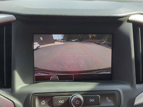 Used 2024 GMC Terrain SLE image 15