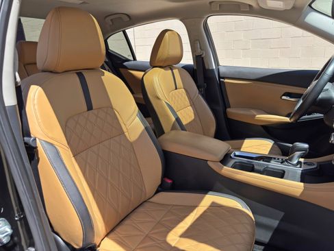 Used 2023 Nissan Sentra SV w/ SV Premium Package image 33