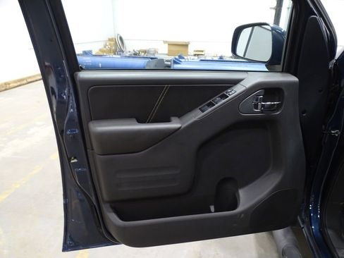 Used 2019 Nissan Frontier PRO-4X w/ Pro-4x Luxury Package image 18