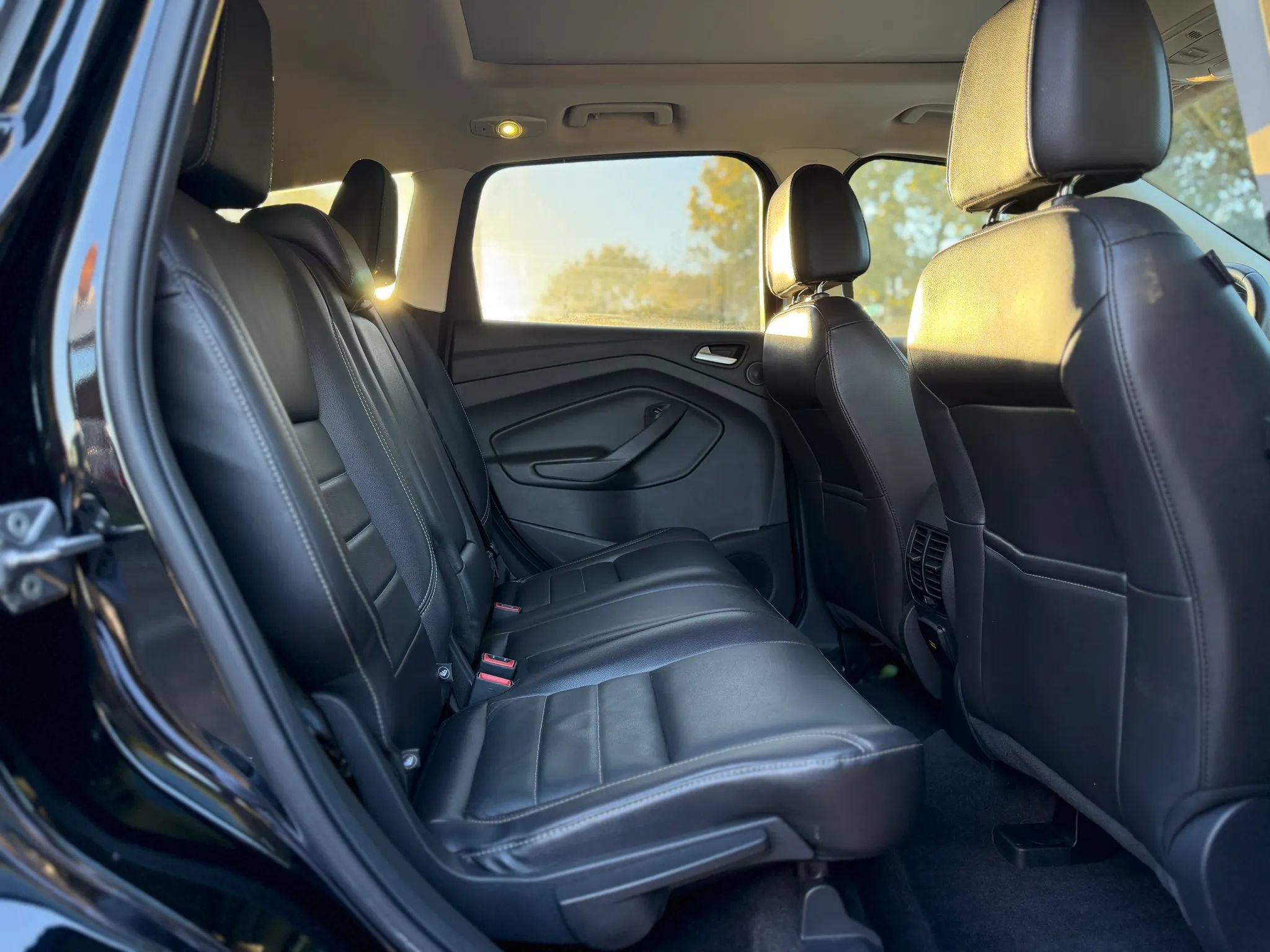 Used 2016 Ford Escape Titanium w/ Equipment Group 301A AWD/4WD image 34