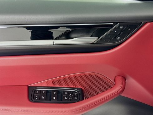 New 2025 Porsche Macan Electric image 11