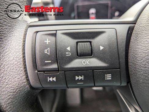 Used 2025 Nissan Kicks SV AWD/4WD image 26