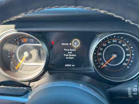 Used 2020 Jeep Wrangler Unlimited Sahara image 24