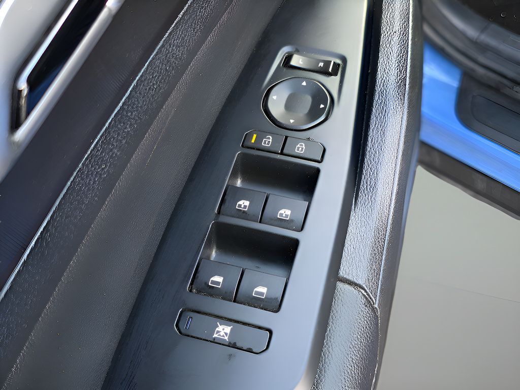 Used 2026 Kia Sportage EX FWD image 15