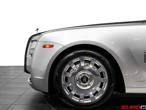 Used 2014 Rolls-Royce Ghost RWD image 15