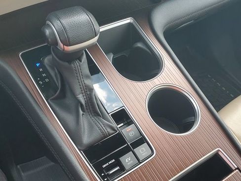 Used 2024 Toyota Sienna LE FWD image 28