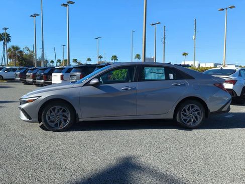 New 2026 Hyundai Elantra Blue image 3
