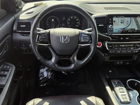 Used 2025 Honda Ridgeline Black Edition image 13