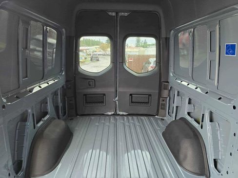 Used 2026 Mercedes-Benz Sprinter 2500 image 15