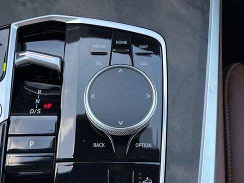 New 2026 BMW X5 xDrive50e image 21