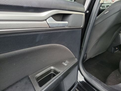 Used 2020 Ford Fusion SE image 13