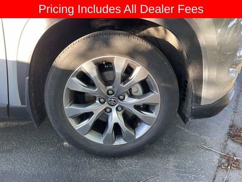 Used 2024 Toyota Grand Highlander AWD image 7