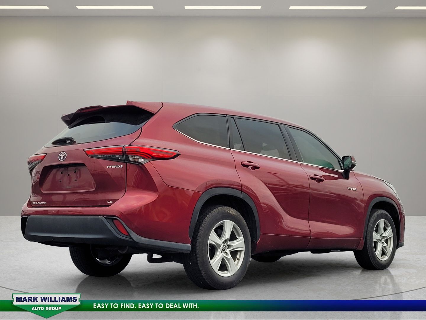 Used 2020 Toyota Highlander LE FWD image 4