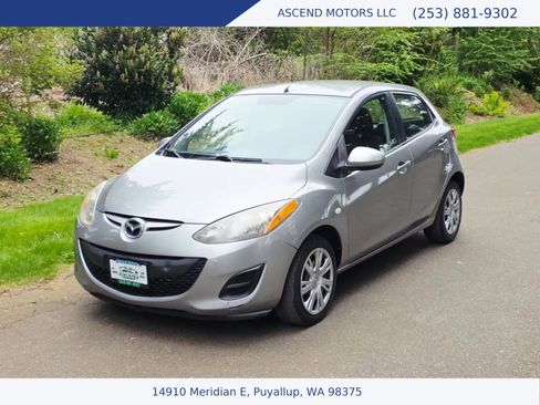 Used 2013 MAZDA MAZDA2 Sport FWD image 1