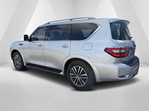 Used 2023 Nissan Armada SL w/ Captain's Chairs Package AWD/4WD image 5