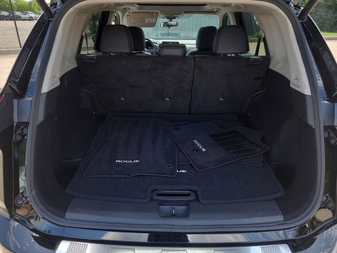 Certified 2024 Nissan Rogue SV w/ SV Premium Package FWD image 8