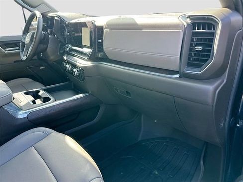 Used 2024 GMC Sierra 2500 SLT w/ SLT Premium Package image 28