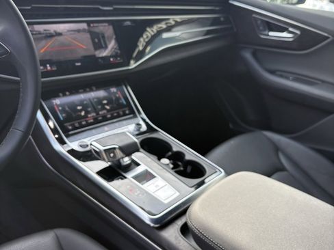 Used 2023 Audi Q7 3.0T Prestige image 9