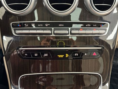 Used 2022 Mercedes-Benz GLC 300 4MATIC image 23