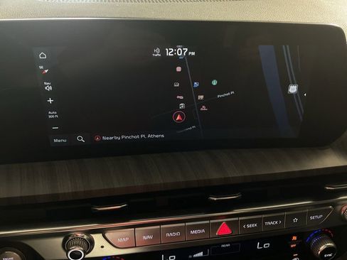 Used 2023 Kia Telluride SX AWD/4WD image 3