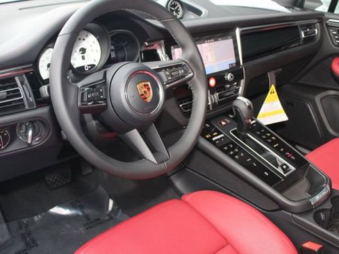New 2026 Porsche Macan S image 4